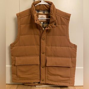 Toad & Co. Men's Forester Pass Puffer Vest. Adobe (light brown). Size: XL
